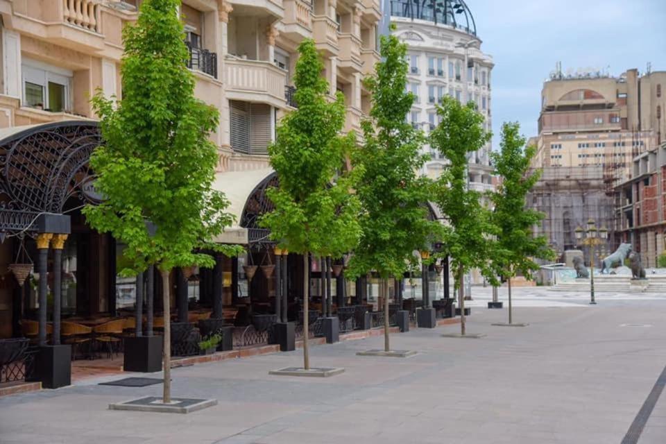 Hotel Room City Square With Great View No Parking Skopje Extérieur photo