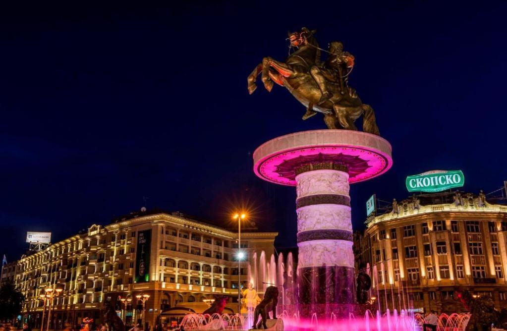 Hotel Room City Square With Great View No Parking Skopje Extérieur photo