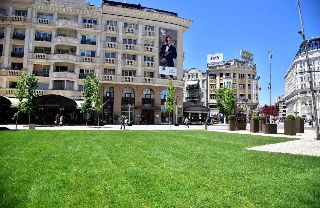 Hotel Room City Square With Great View No Parking Skopje Extérieur photo